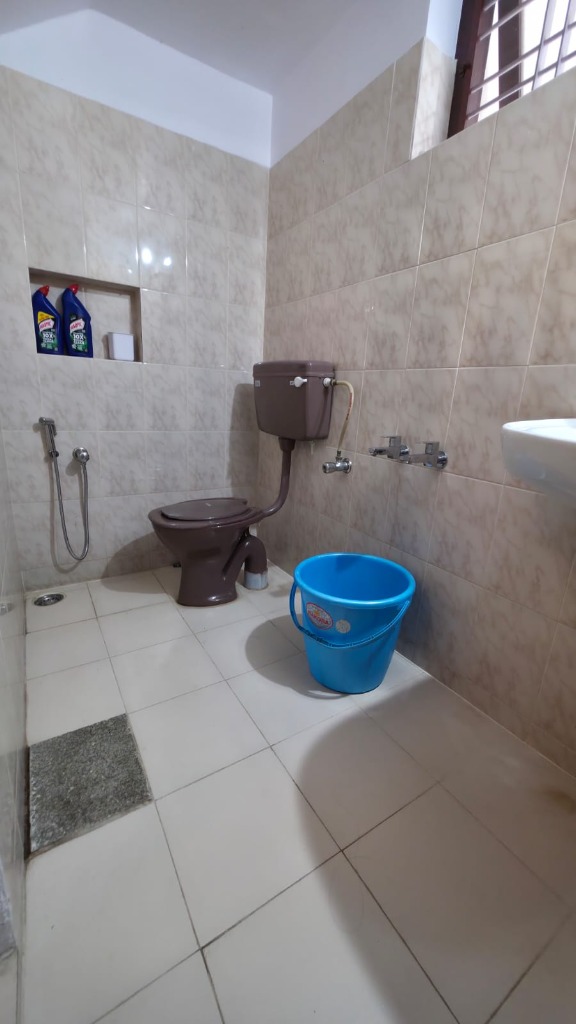 Ensuite Beige Bathroom