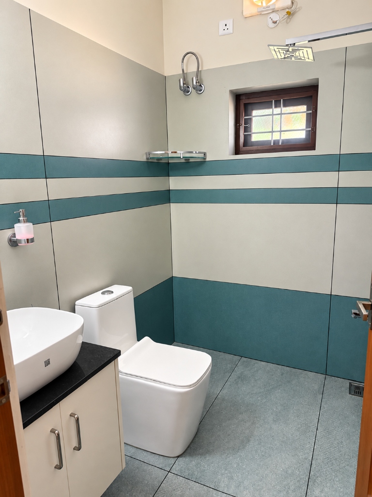 Modern En-suite Teal Bathroom