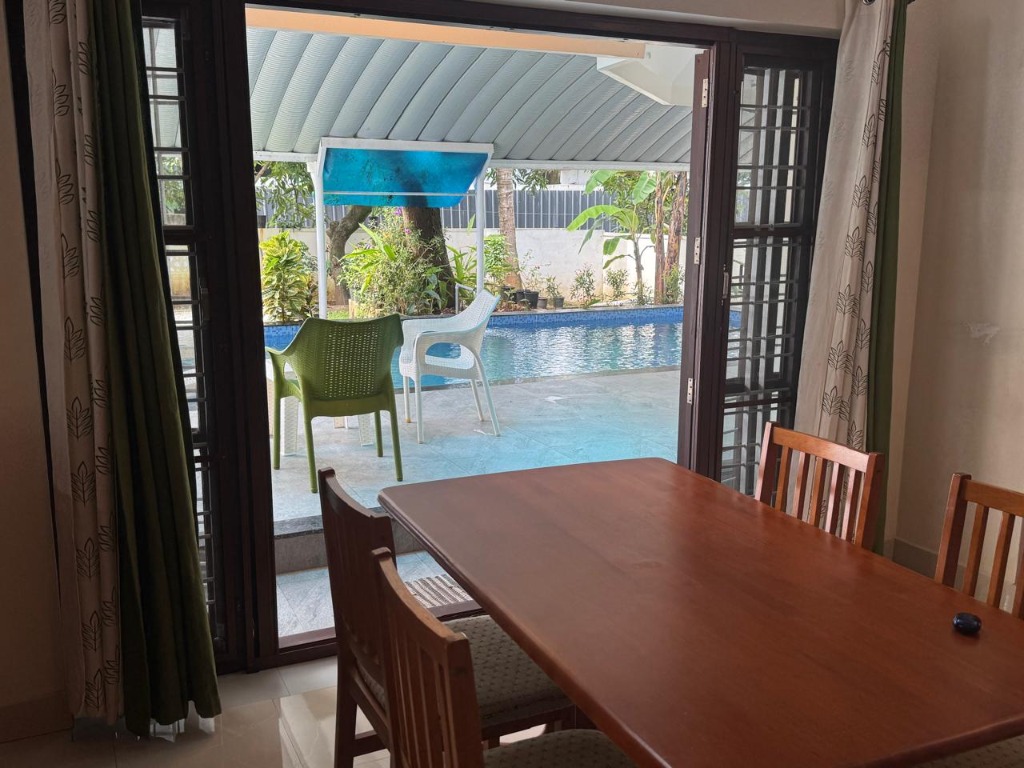 Indoor Dining & Living
