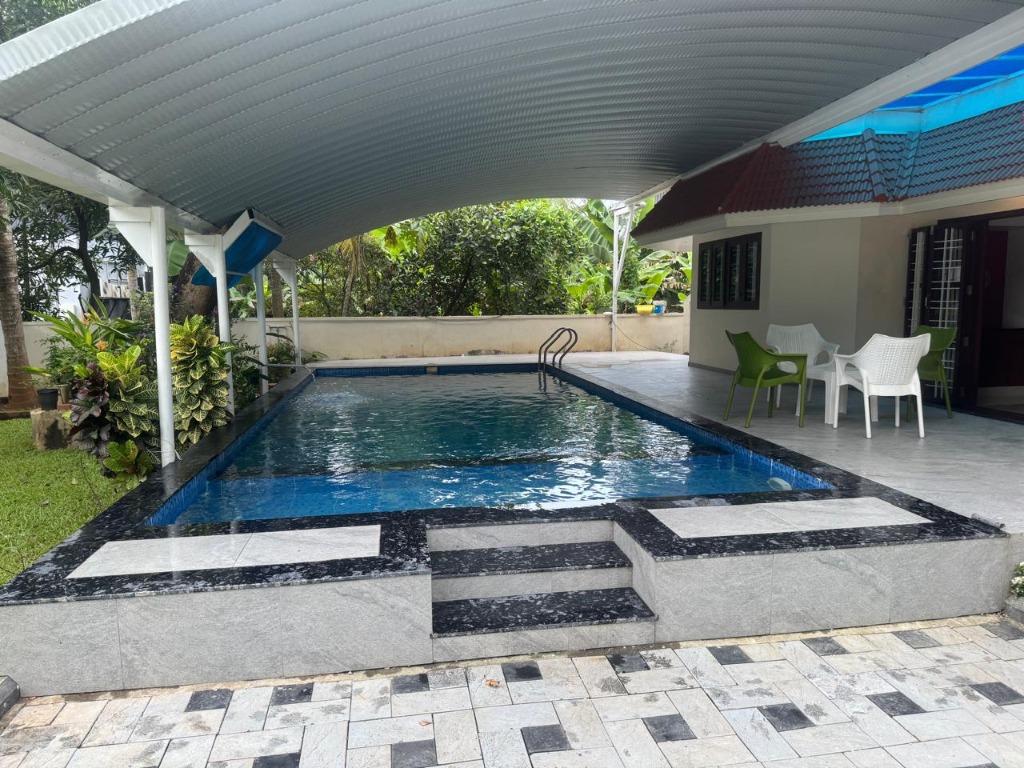 Pool Canopy & Lounge